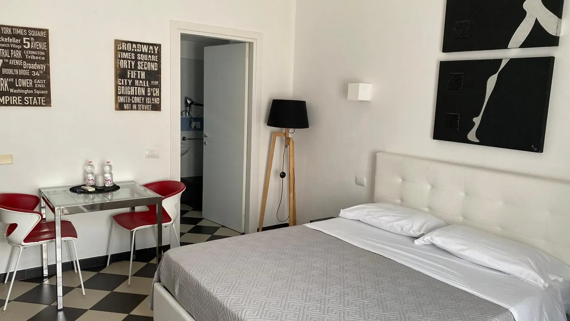 Mani Rooms Cagliari 2*,  Italy