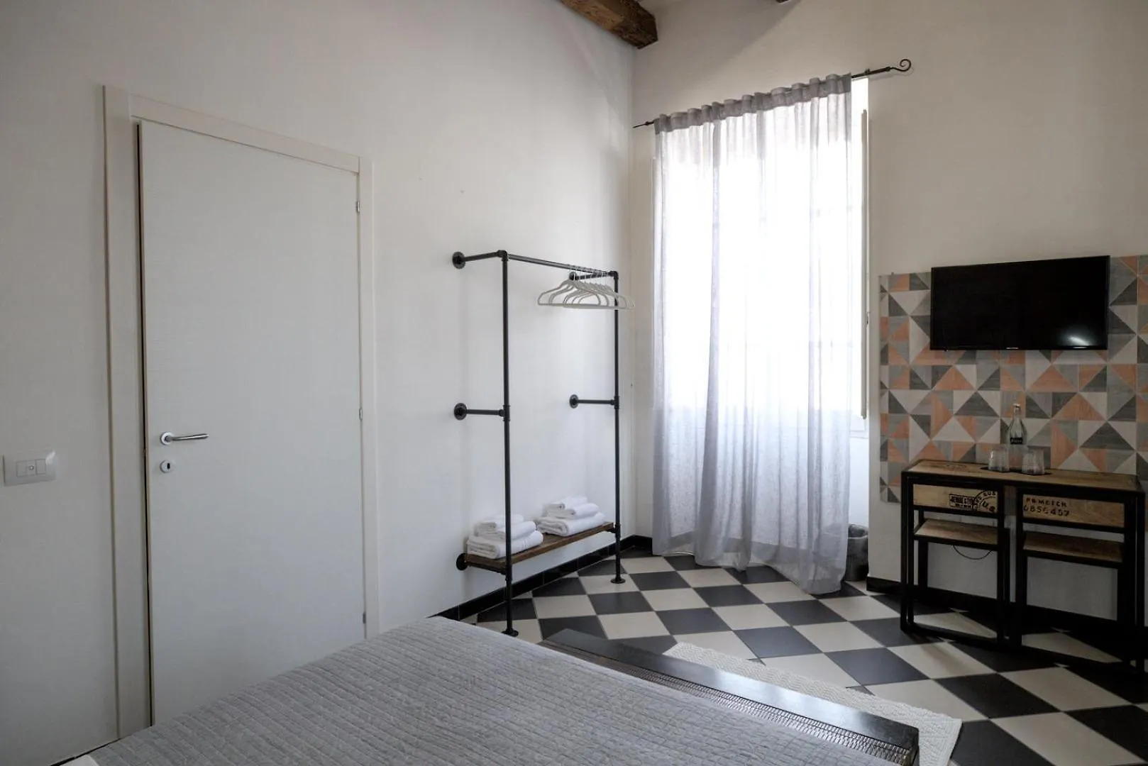 Mani Rooms Cagliari Guest house