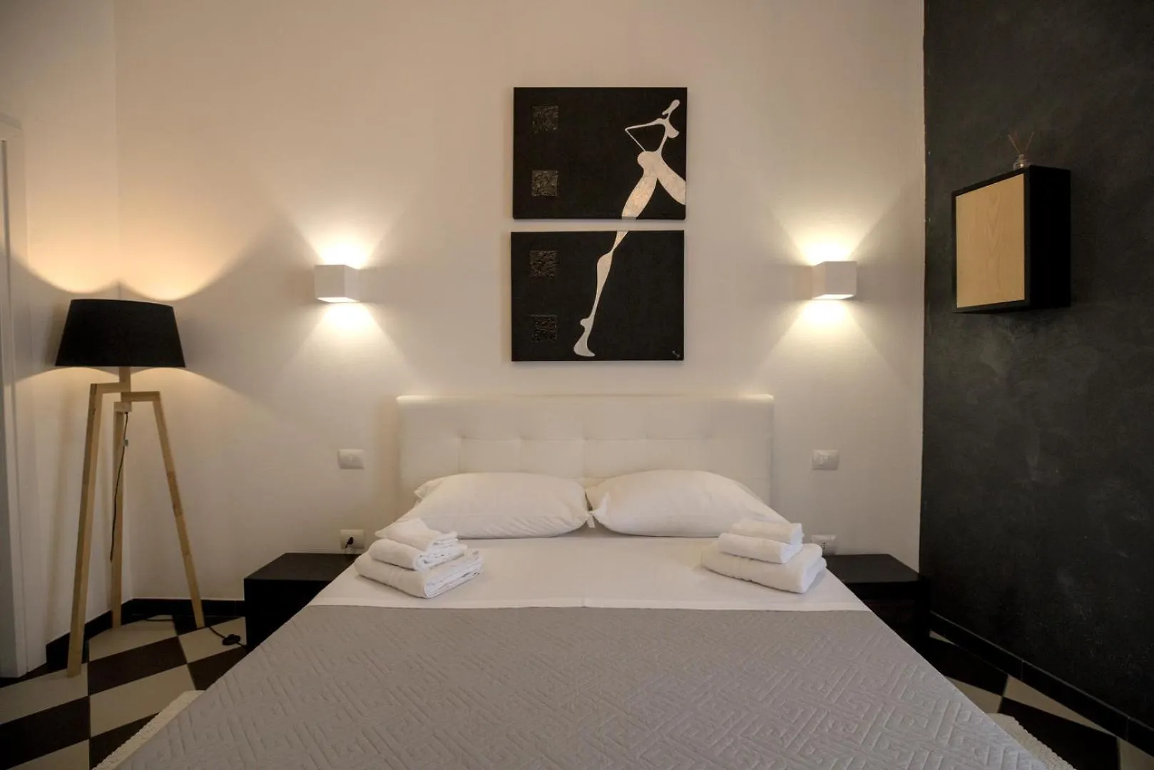 Mani Rooms Cagliari Italy