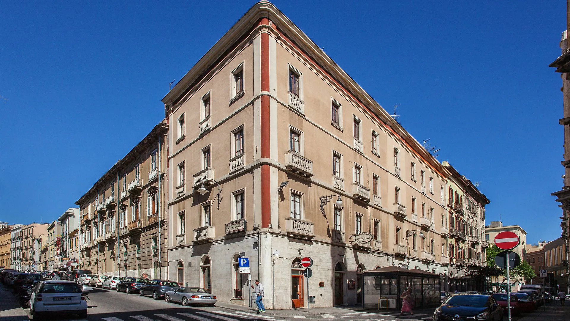 Mani Rooms Cagliari Guest house