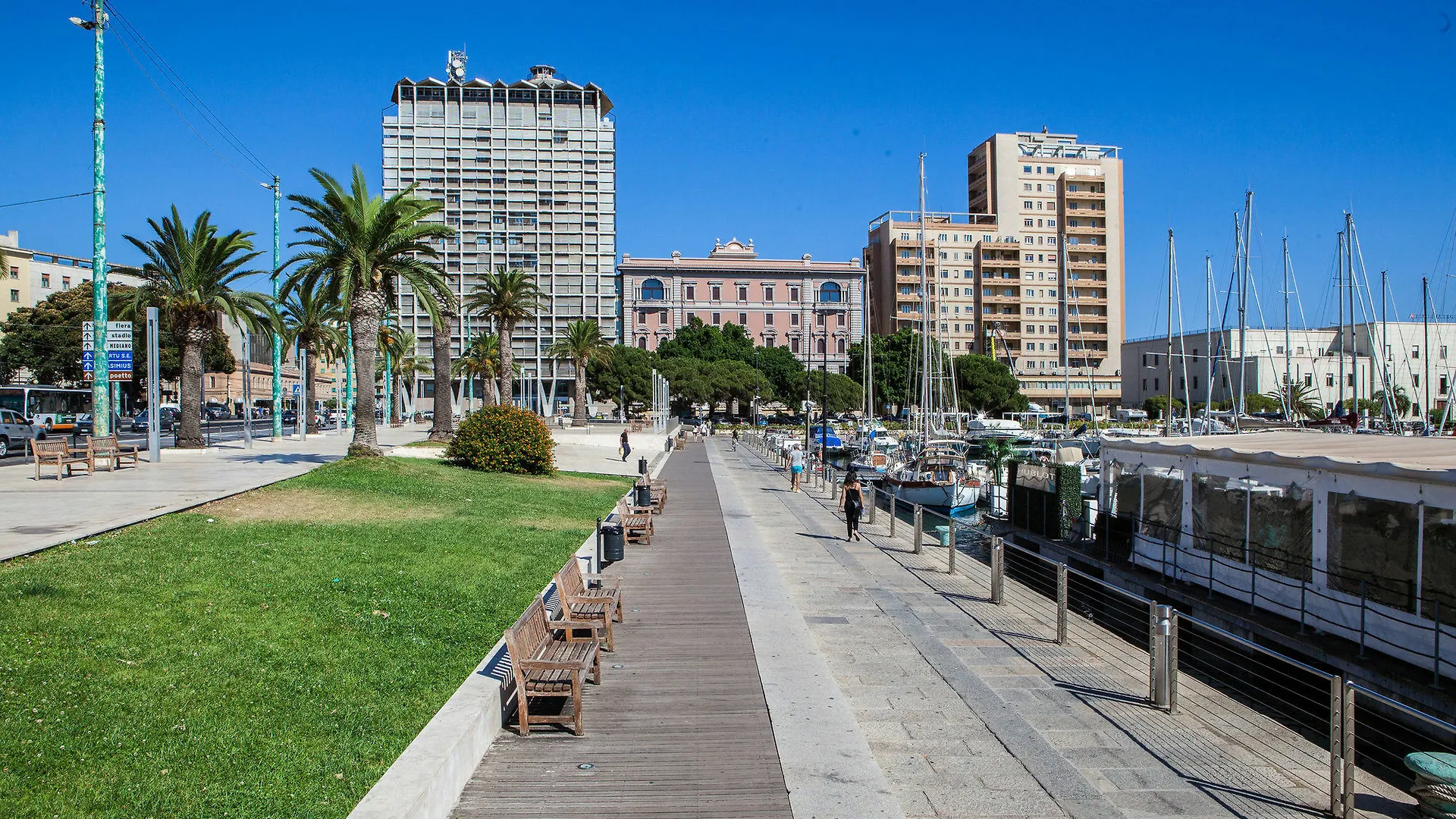 ** Guest house Mani Rooms Cagliari Italy